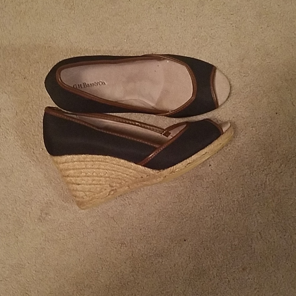 Shoes - Picture 2 of 2